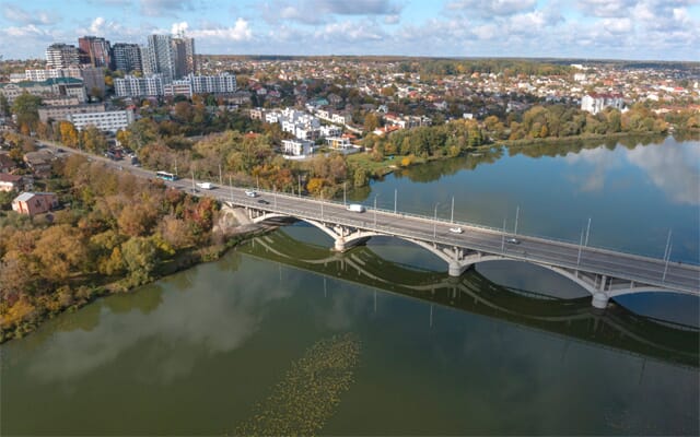 Перший міст